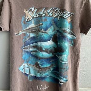 Vintage 90s 🦈 Sharks of the World Tee